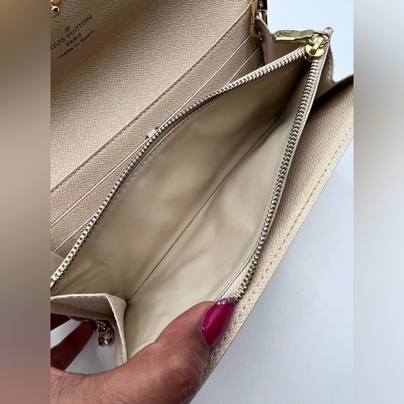 🌹♥️Louis Vuitton Sarah Wallet♥️🌹 - Picture 7 of 13
